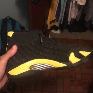 Jordan retro 14 “Thunder”